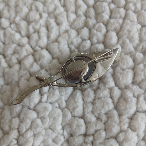 Vintage Silver and Amethyst Stone Fish Leaf Shaped Brooch 1 1/2 Inch Long - Picture 2 of 2